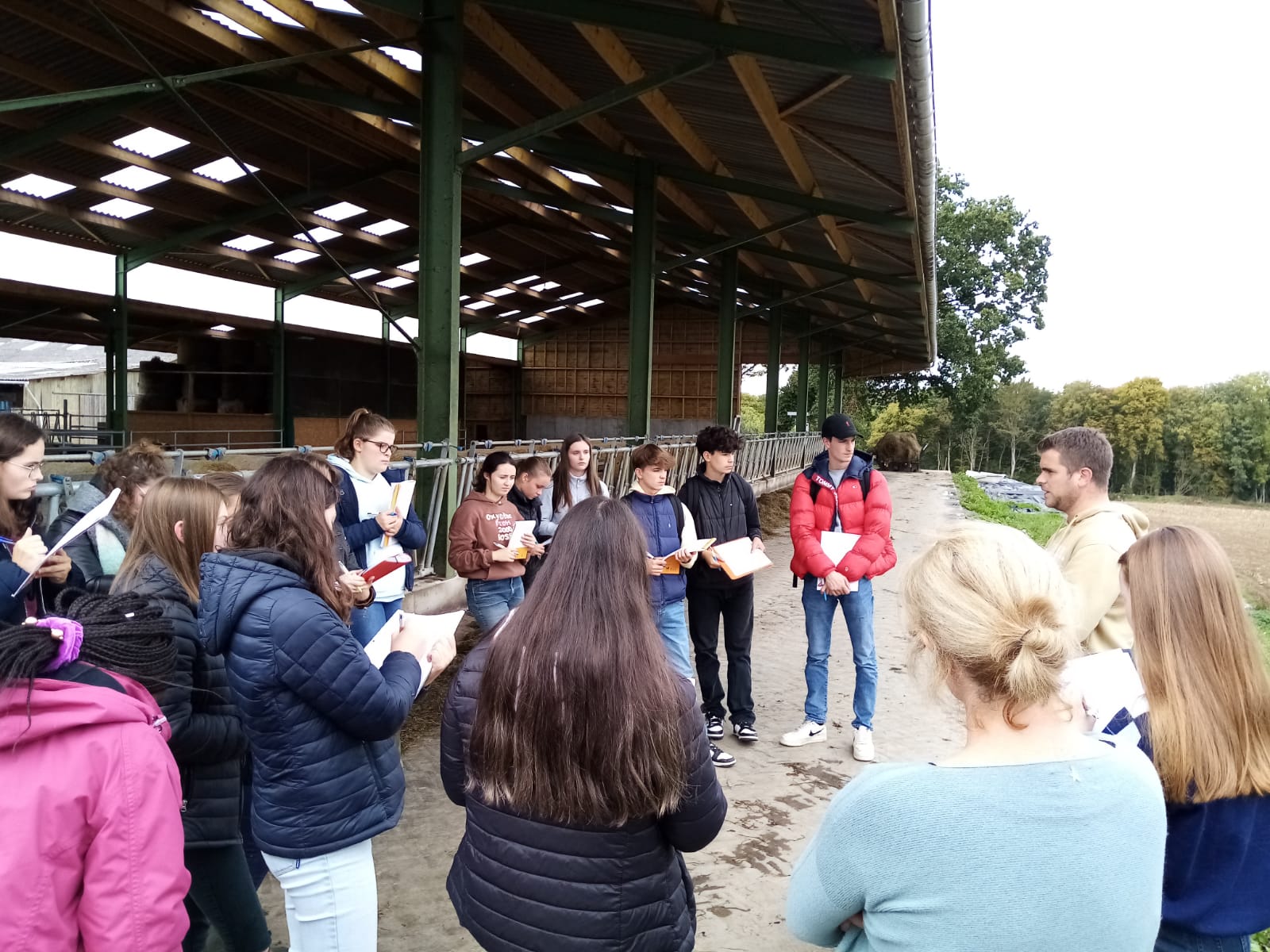 Visite de lexploitation Ty Lipous avec les élèves de Terminale STAV 1