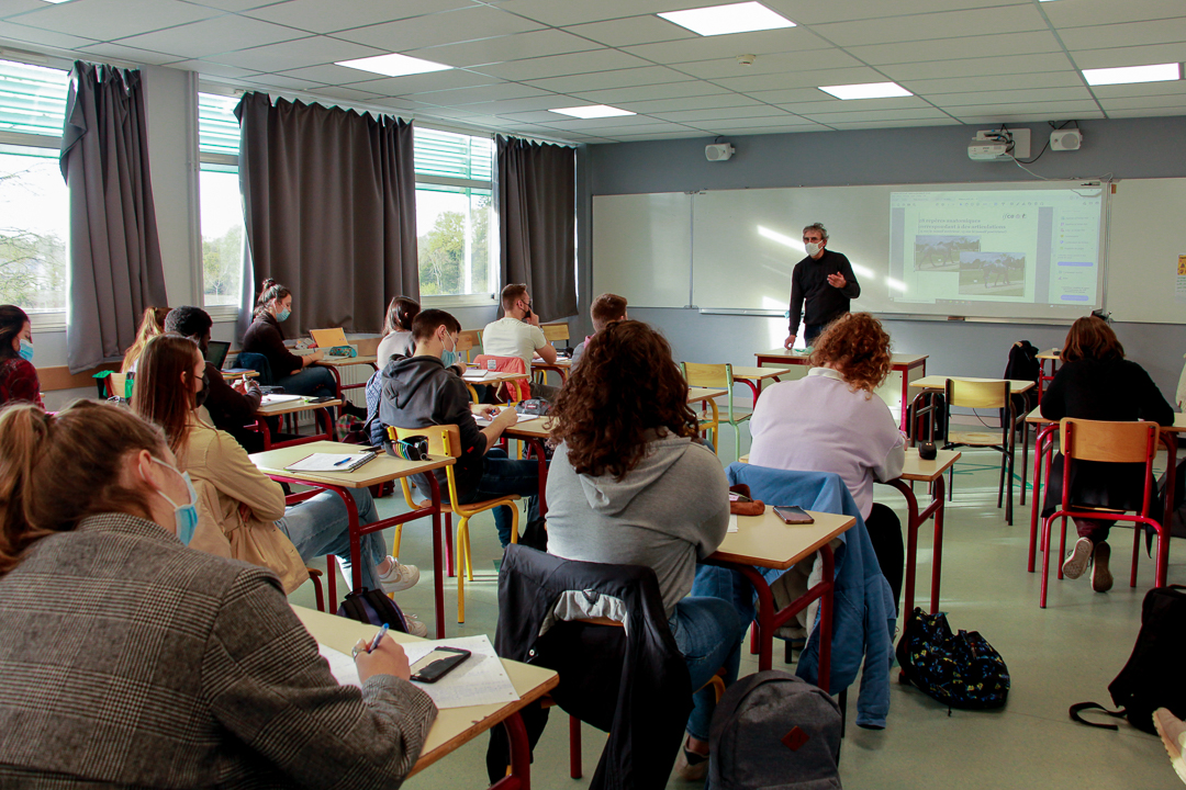 Intervention en classe MIL 1